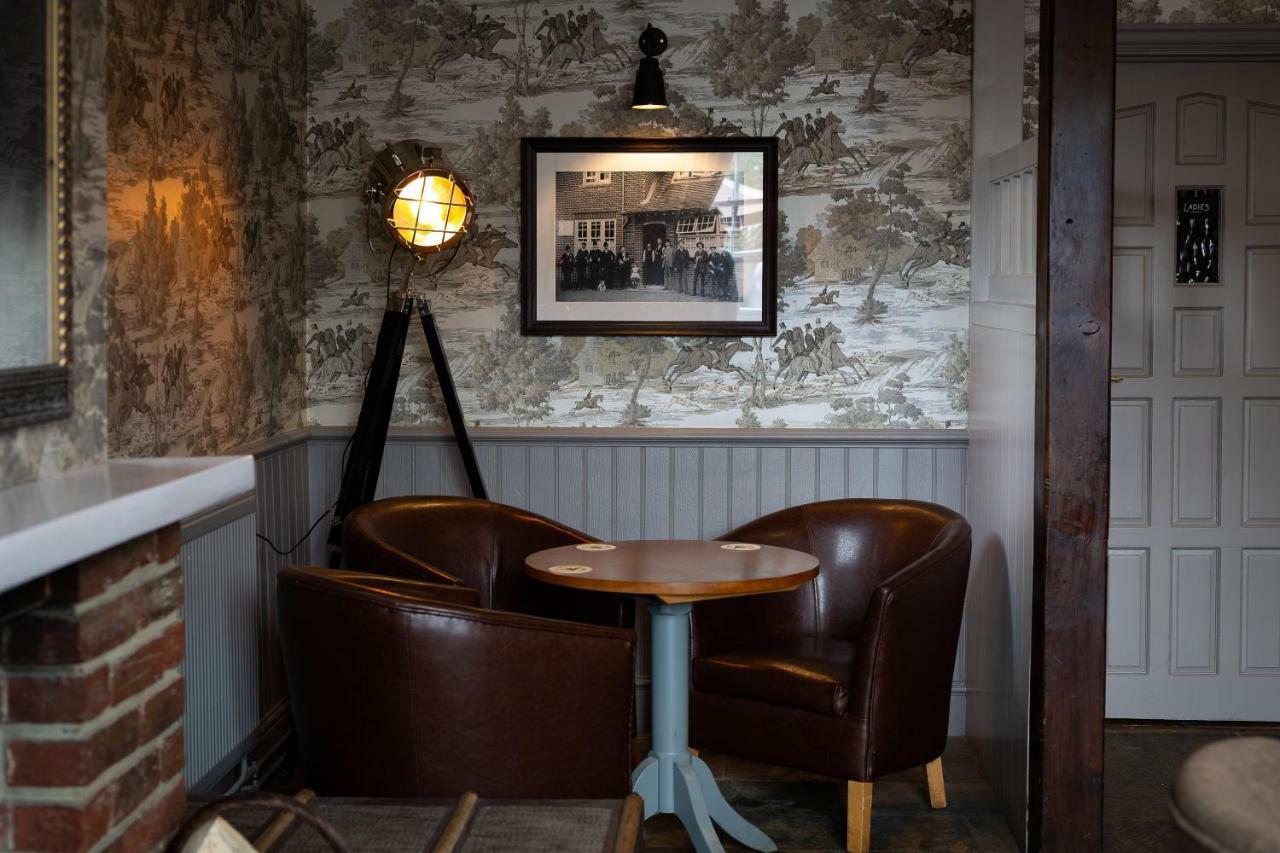 The Poacher Inn Hook  Eksteriør billede