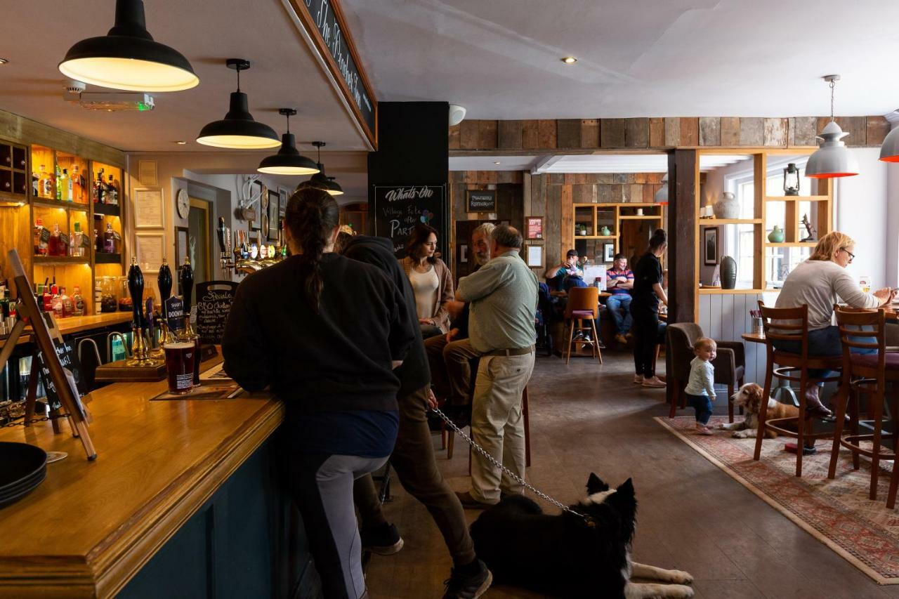 The Poacher Inn Hook  Eksteriør billede